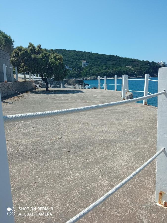 Apartmani Lux Sea ウトイェハ エクステリア 写真