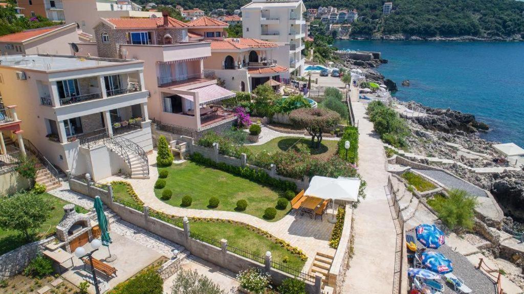 Apartmani Lux Sea ウトイェハ エクステリア 写真